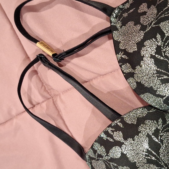 Pink Vicortia Secret Bra 32B - Picture 12 of 12